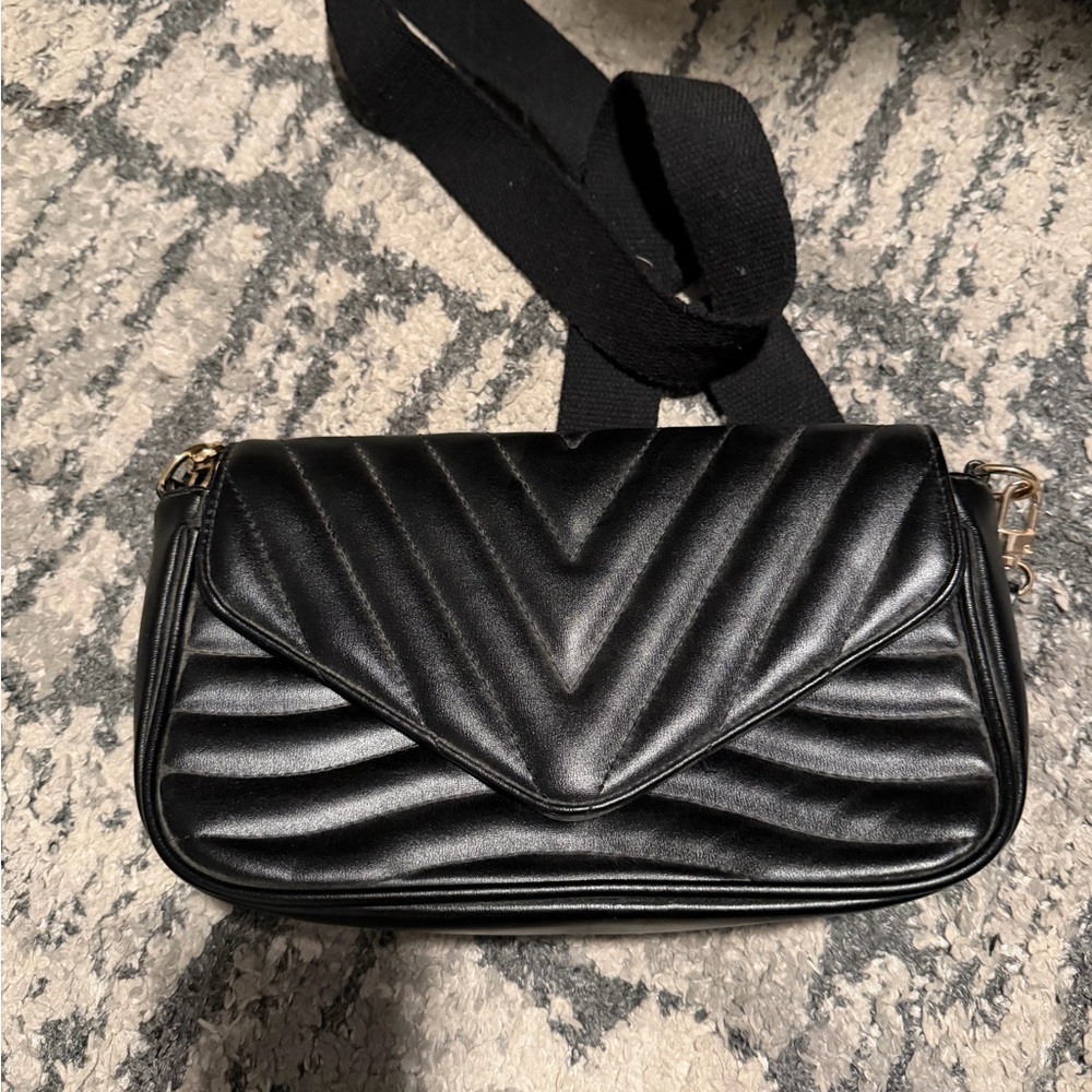 Chic Black Quilted Crossbody Bag